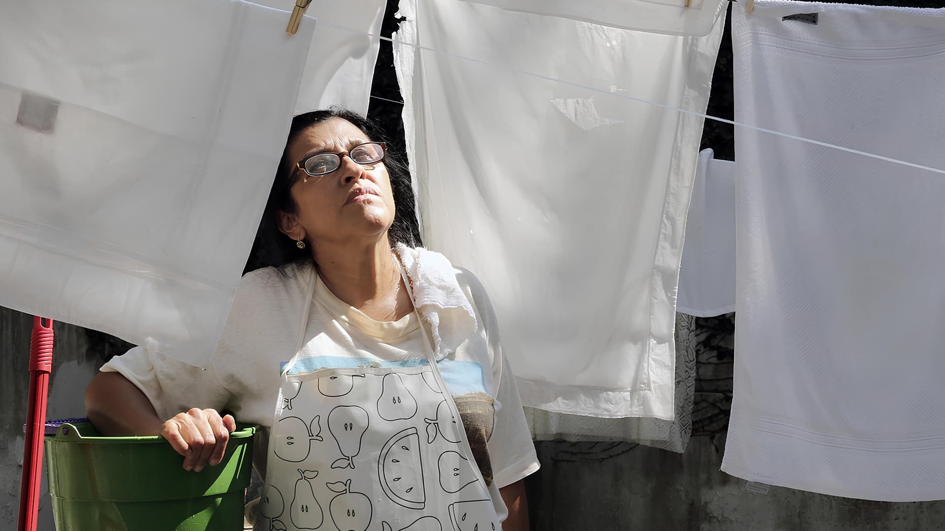 Que Horas Ela Volta? / Тя кога ще се върне?