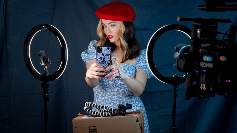 Not Okay / Не съм добре (2022)