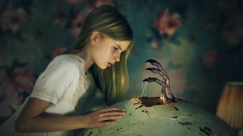 Pahanhautoja / Инкубация / Hatching (2022)