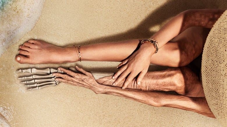 Old / В капана на времето (2021)